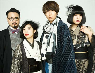 ゲスの極み乙女。のメンバーでベースの休日課長、ピアノのちゃんMARI、ボーカル＆ギターの川谷絵音、ドラムのほな・いこか