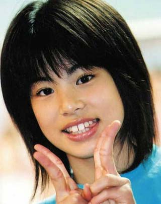 ゲスの極み乙女。の美人ドラマーほな・いこか(佐藤穂奈美)が小学生頃の写真