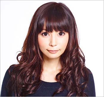 髪の毛をカットする前のロングヘアーの中川翔子