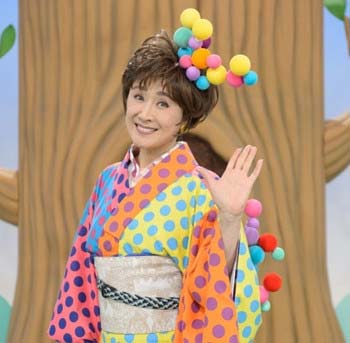 「ワラッチャオ!」に歌のおねえさんとして出演する小林幸子