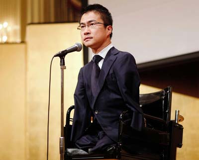 「囲む会」に出席した乙武洋匡