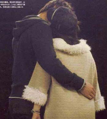 錦織圭選手と福原愛選手の『フライデー』路上キス（路チュー）写真