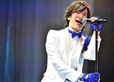 結婚披露宴で『KSK』を熱唱するDAIGO