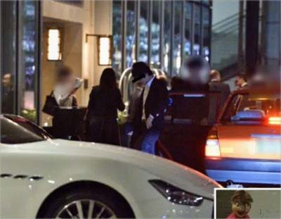 『週刊文春』が隠し撮りした木下春奈と秋田新太郎のツーショット写真（リッツ・カールトン前で撮影した写真）