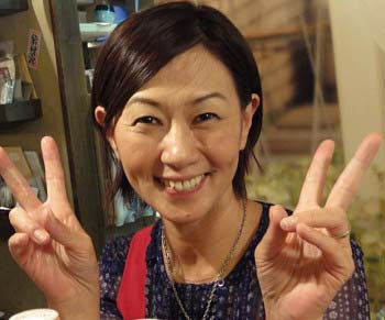 スザンヌの母親・キャサリン