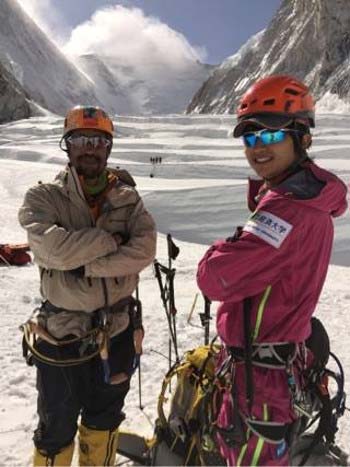 エベレストの頂上で撮影の写真