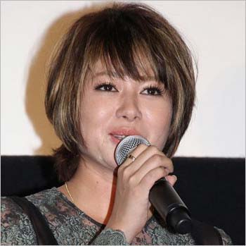 映画『海よりもまだ深く』舞台挨拶で劣化・激太りを指摘された姿