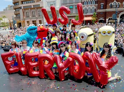 USJでライブを行ったAKB48グループのメンバー