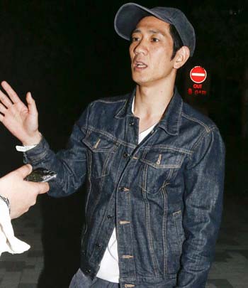 週刊女性の直撃取材を受けたアンタッチャブル柴田英嗣