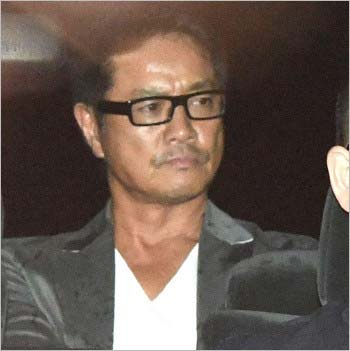 湾岸署に身柄を送致された高知東生容疑者