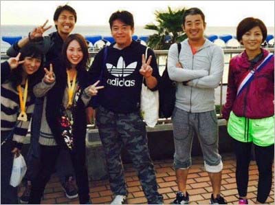 堀江貴文らとトライアスロンチーム「トライセラトップス」結成の浜田寿人とメンバー