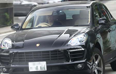 ポルシェ・マカンを乗り回す斎藤佑樹投手