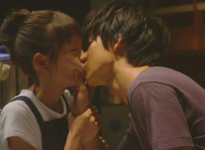 フジテレビドラマ『好きな人がいること』の第1話の顔ムニキスシーン2