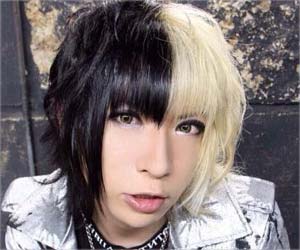 ゴールデンボンバーの歌広場淳