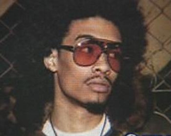 知念里奈の元夫・中村健太郎