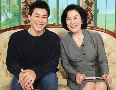 2016年1月に『徹子の部屋』出演した高畑裕太容疑者と高畑淳子