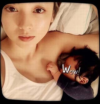 安達祐実と長男のツーショット写真