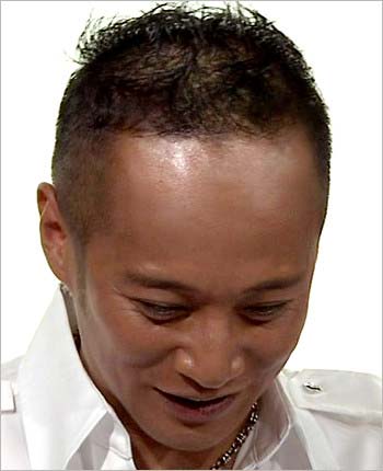 中居正広の前髪の毛根が死んでいると話題の写真