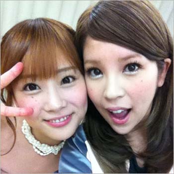 重盛さと美と坂口杏里のツーショット写真