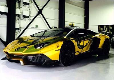 GACKTが所有していた「アヴェンタドール」の全体像