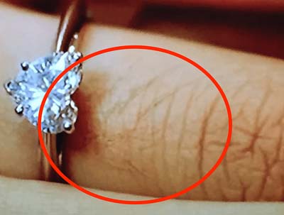 武井咲の指毛アップ