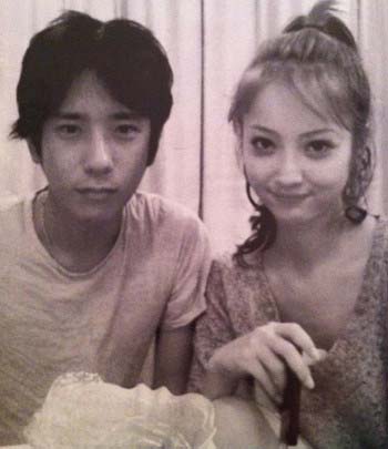 『週刊文春』掲載の二宮和也と佐々木希のツーショット流出写真