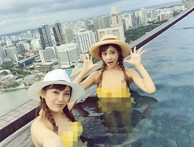 シンガポールで撮影の明日花キララと大島みづきのツーショット写真