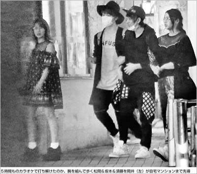 フライデーに掲載の℃-ute岡井千聖らが朝帰りする姿を撮影した写真