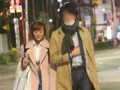 週刊文春が撮影した℃-uteの萩原舞とファンの密会ツーショット