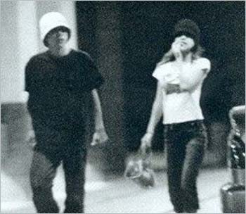 2001年に週刊誌に掲載された二宮和也と椎名法子のツーショット写真