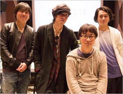 左から桑原彰、野田洋次郎、新海誠監督、武田祐介