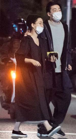 水川あさみと大東駿介のツーショット写真