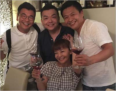 華原朋美と兄弟の写真