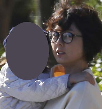 秋元優里アナウンサーと子供のツーショット