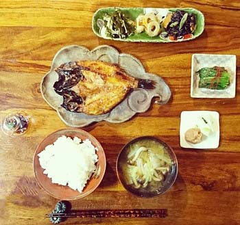 木村文乃がインスタグラムに投稿した手料理(ふみ飯)の写真1枚目