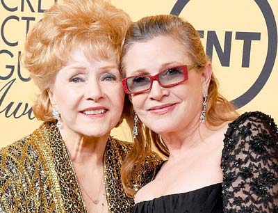 デビー・レイノルズとキャリー・フィッシャーの親子ツーショット写真