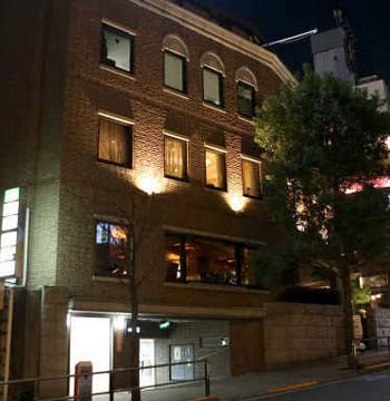 スポニチ掲載のSMAPメンバーが集まった焼肉店が入るビルの外観