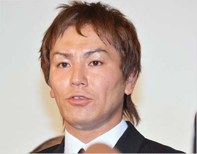 謝罪会見を行った狩野英孝