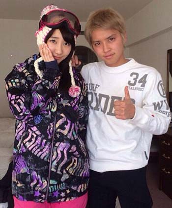 手越祐也と柏木由紀のツーショット写真