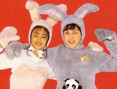 シスターラビッツ時代の安室奈美恵と鈴木蘭々