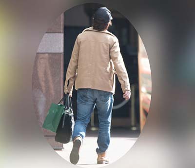 小川アナの自宅を後にする櫻井翔