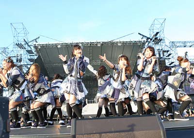 全国ツアー『野中美郷、動く。～47都道府県で会いましょう～』で沖縄公演を行った際のステージ写真