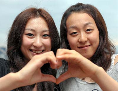 浅田舞と浅田真央のツーショット写真（2009年撮影）