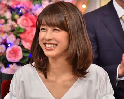 『しゃべくり007』で他局の番組解禁、笑顔を見せる加藤綾子の写真