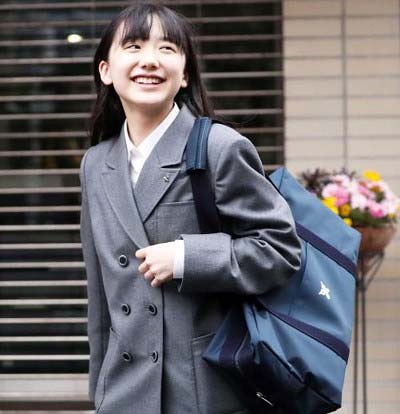 日刊スポーツが撮影した慶應義塾中等部の入学式に出席した芦田愛菜