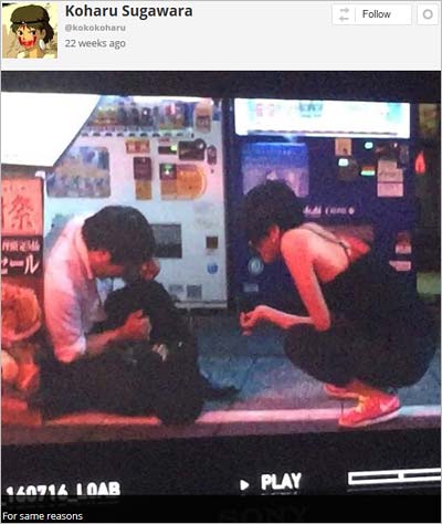 菅原小春がインスタグラムに投稿した道端泥酔サラリーマンの写真