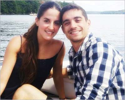 ソニア・ラフエンテ選手とハビエル・フェルナンデス選手のツーショット写真