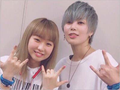 Little Glee Monster(リトグリ)・麻珠とZYUN.のツーショット