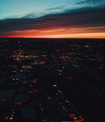 ローラがインスタグラムに投稿した夜景の写真