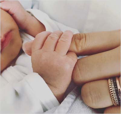 中越典子がインスタグラムに投稿した赤ちゃんの写真